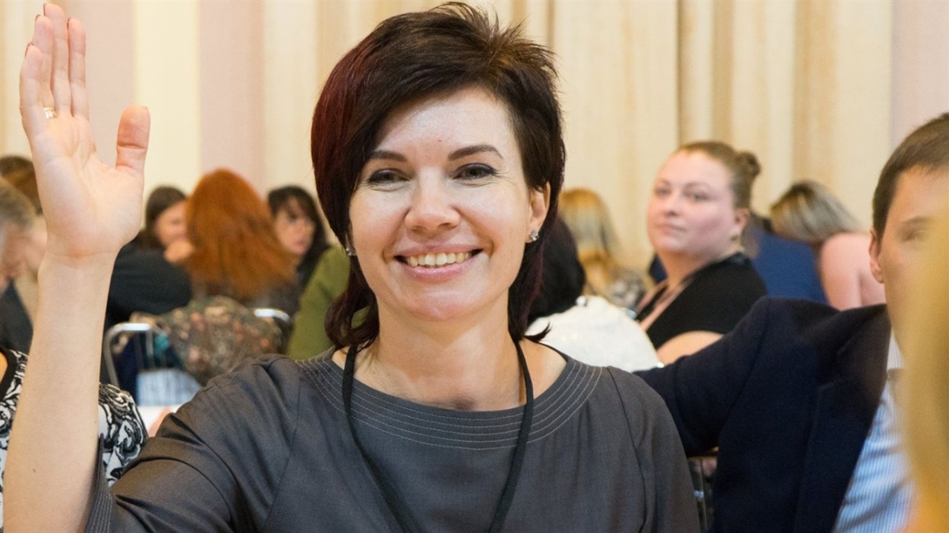 Горловчанка создала именной бренд AnnaPetric.Идею тестировала на своих детях - носила их в слингах