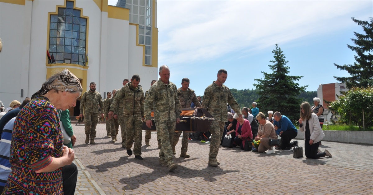Чортків’яни прощали померлого внаслідок війни воїна Пакуляка Михайла