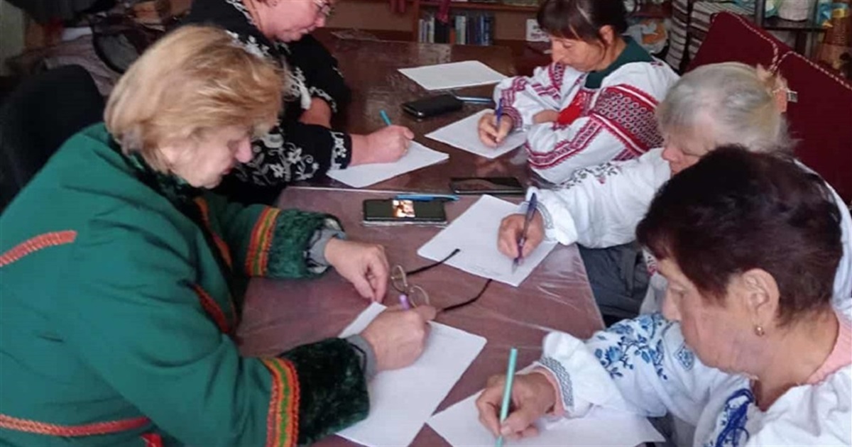 Диктант національної єдності писали і у Хомутинцях - рідному селі авторки тексту Євгенії Кузнєцової