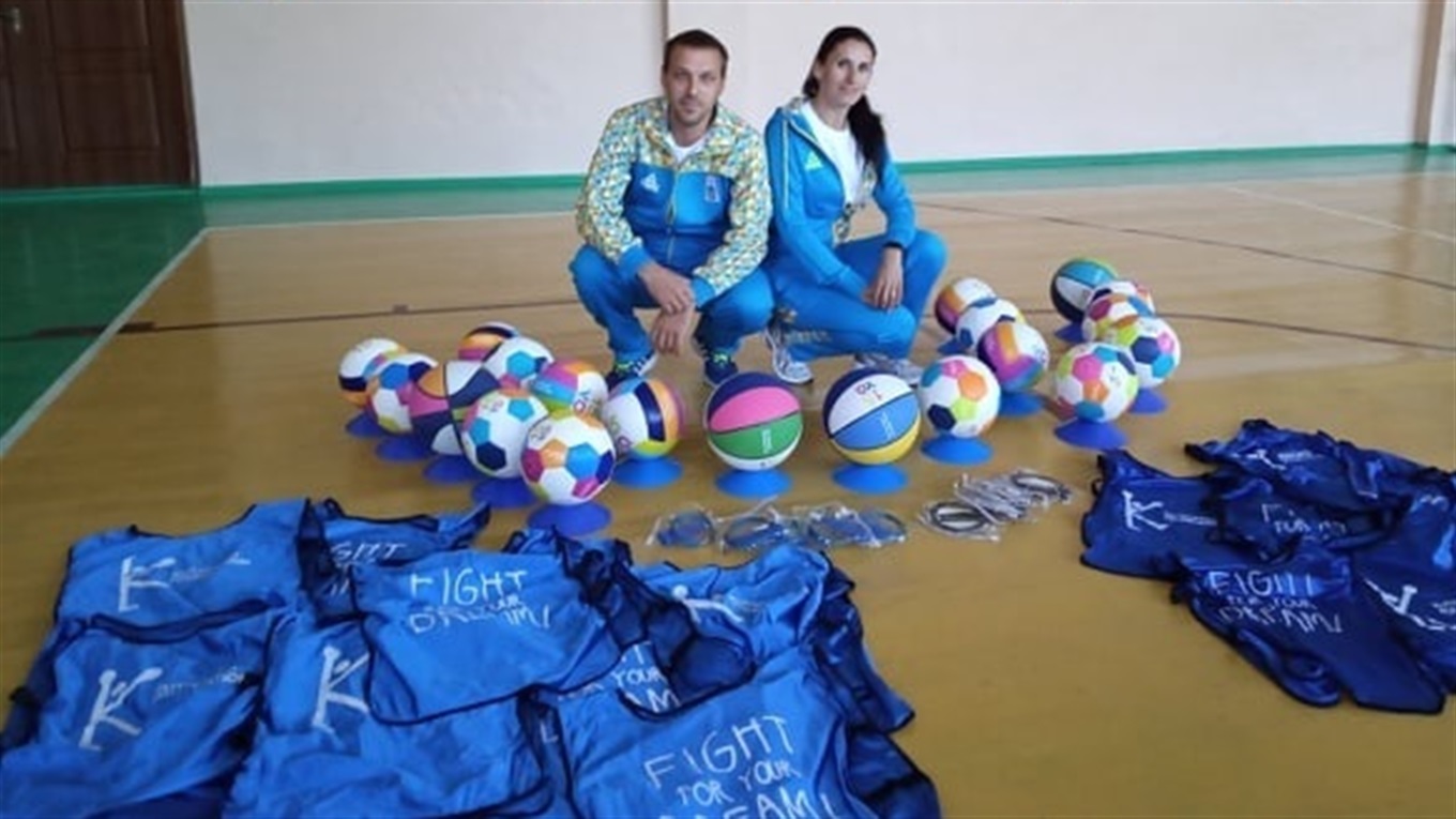 Двоє вчителів зі Жмеринки виграли «Посилку успіху» від Фонду Кличків