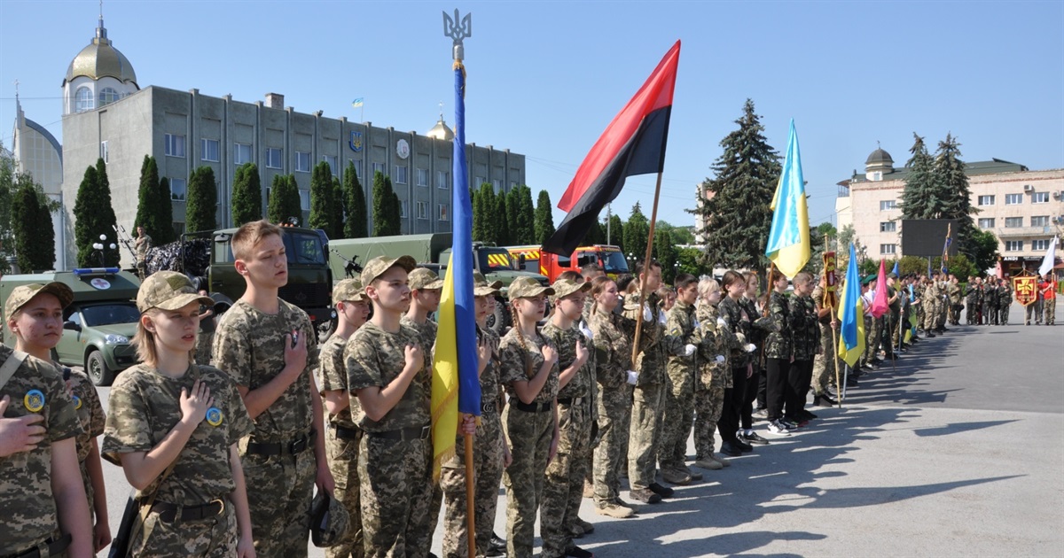 Готуємося до захисту Вітчизни: у Чорткові стартувала військово-патріотична гра «Сокіл» («Джура»)