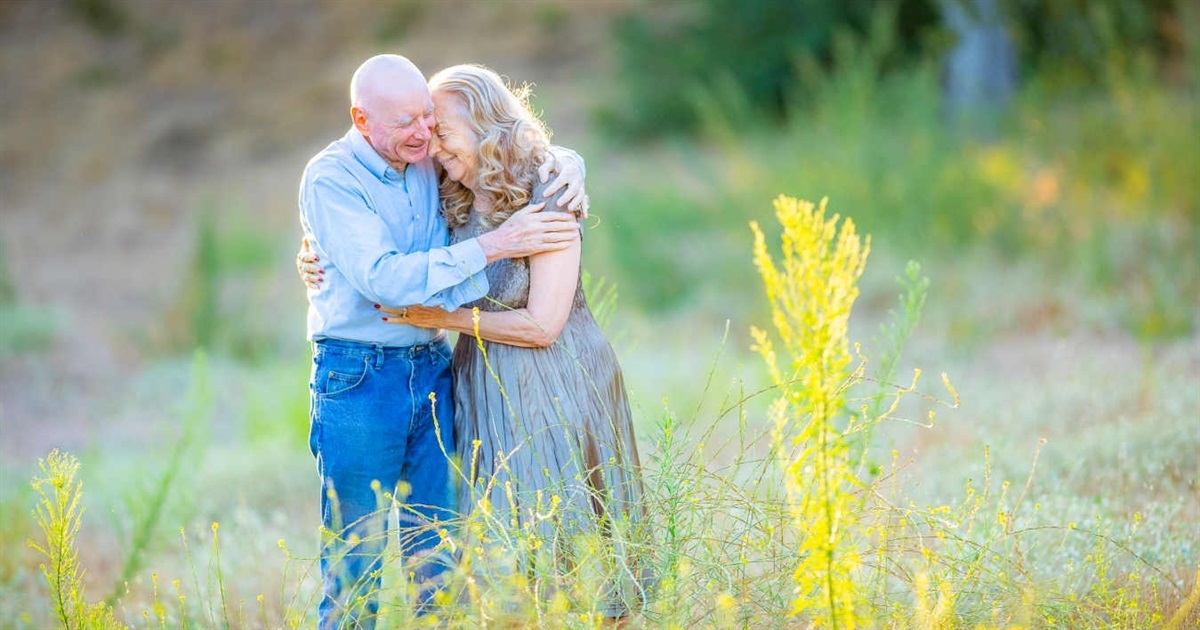 У Переяславі одружився 77-річний чоловік, його наречена молодша на чотири роки: статистика ДРАЦС