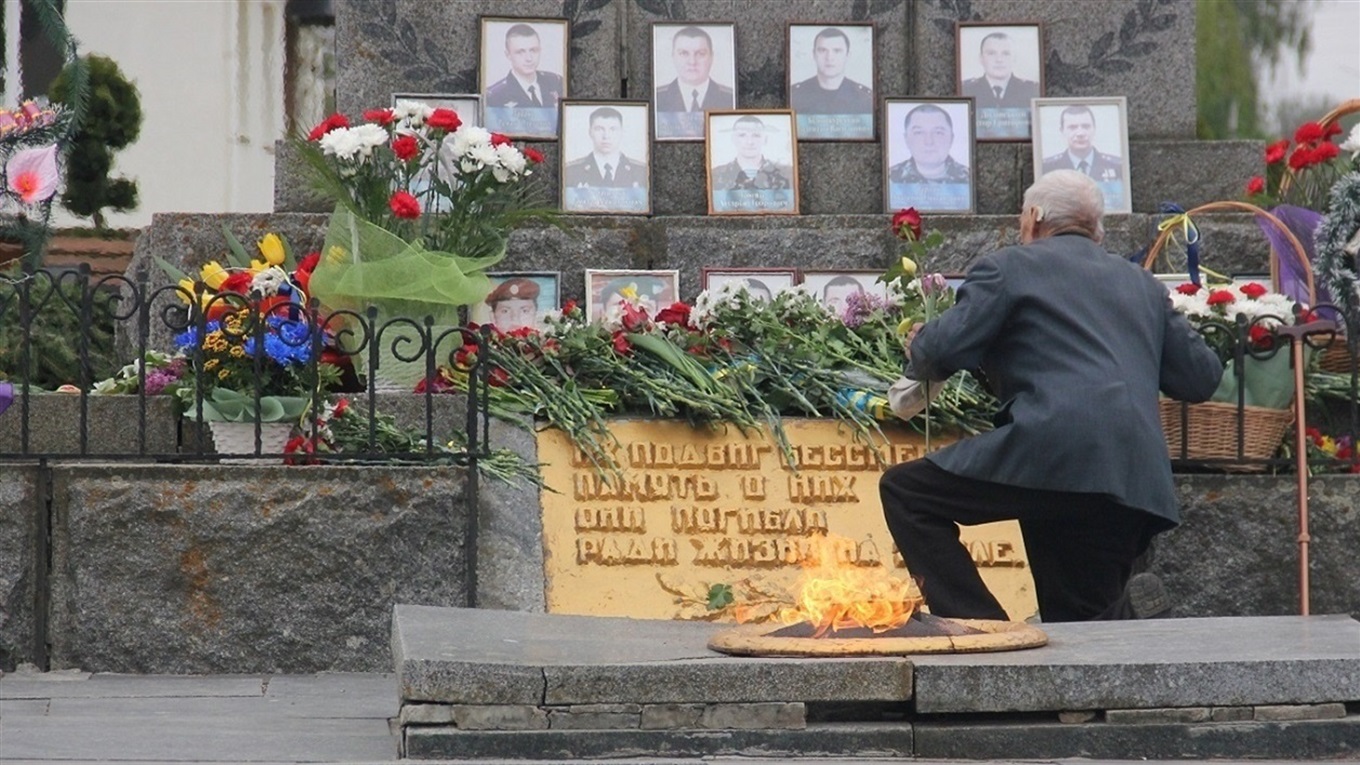 Стало відомо, скільки коштуватиме ремонт пам’ятника загиблим воїнам в центрі Калинівки
