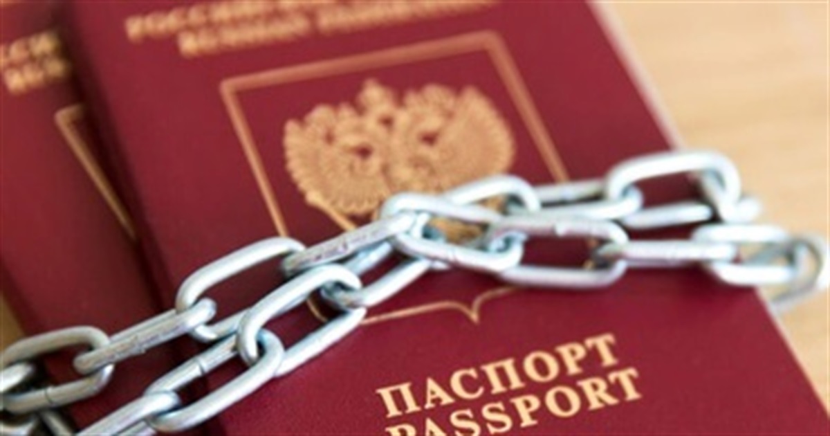Бердянських лікарів, які не взяли російські паспорти, примушують офомлюватись на роботу як іноземці