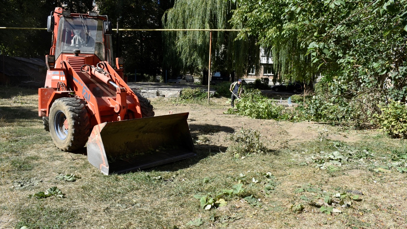 Заасфальтують прибудинкову територію і встановлять дитячий майданчик 