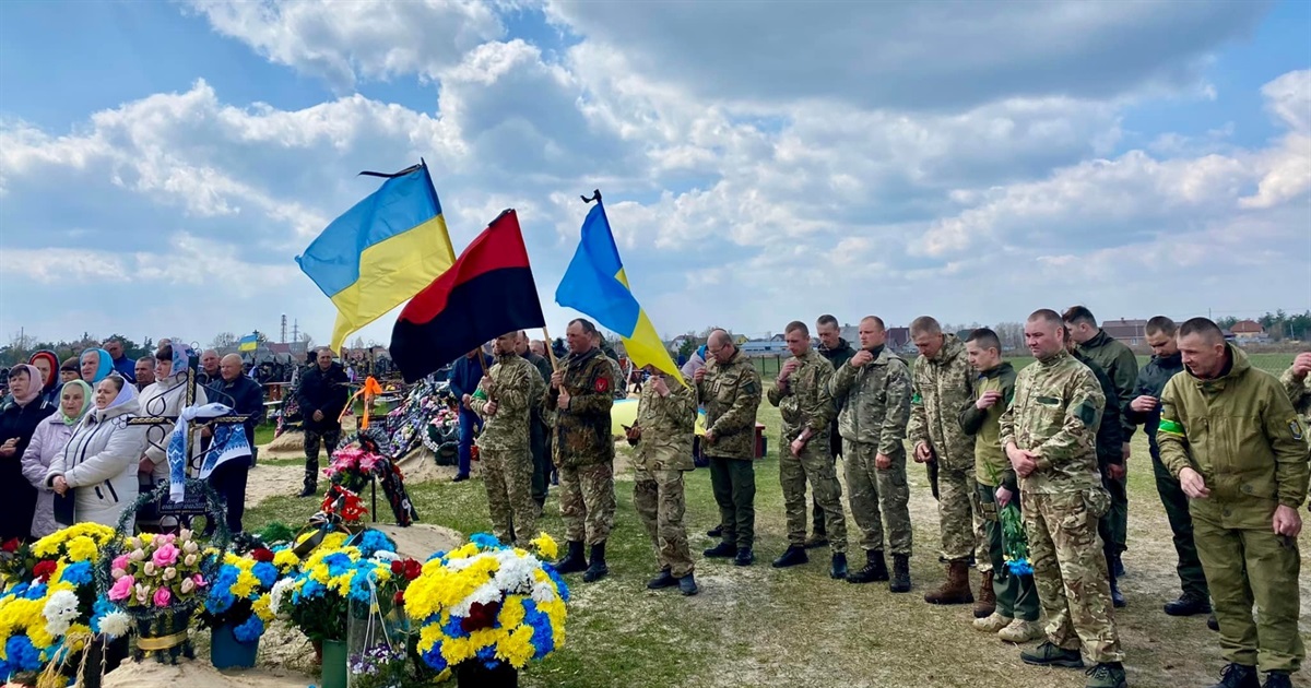 У Рокитному попрощалися із загиблим на війні Сергієм Прокопчуком