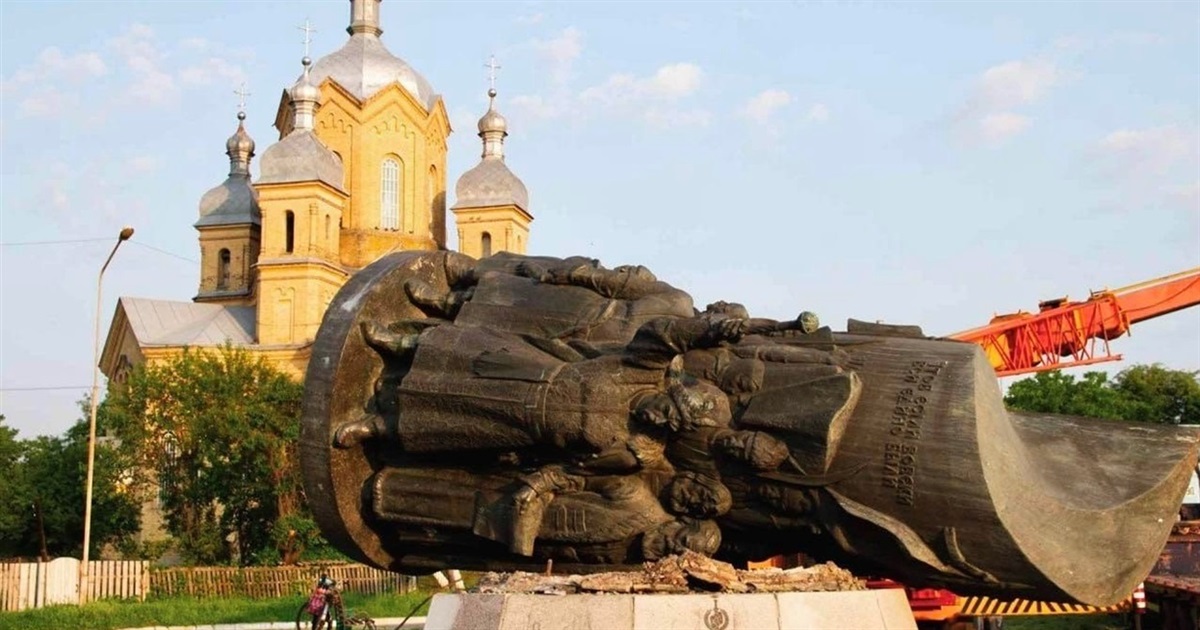 Кабмін вилучив з реєстру пам’яток місце, де відбувалася Переяславська рада