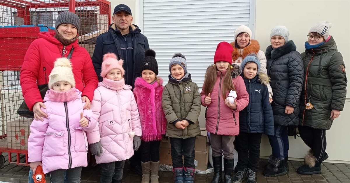 Учні Первомайської гімназії №5 відправили новорічні подарунки захисникам України