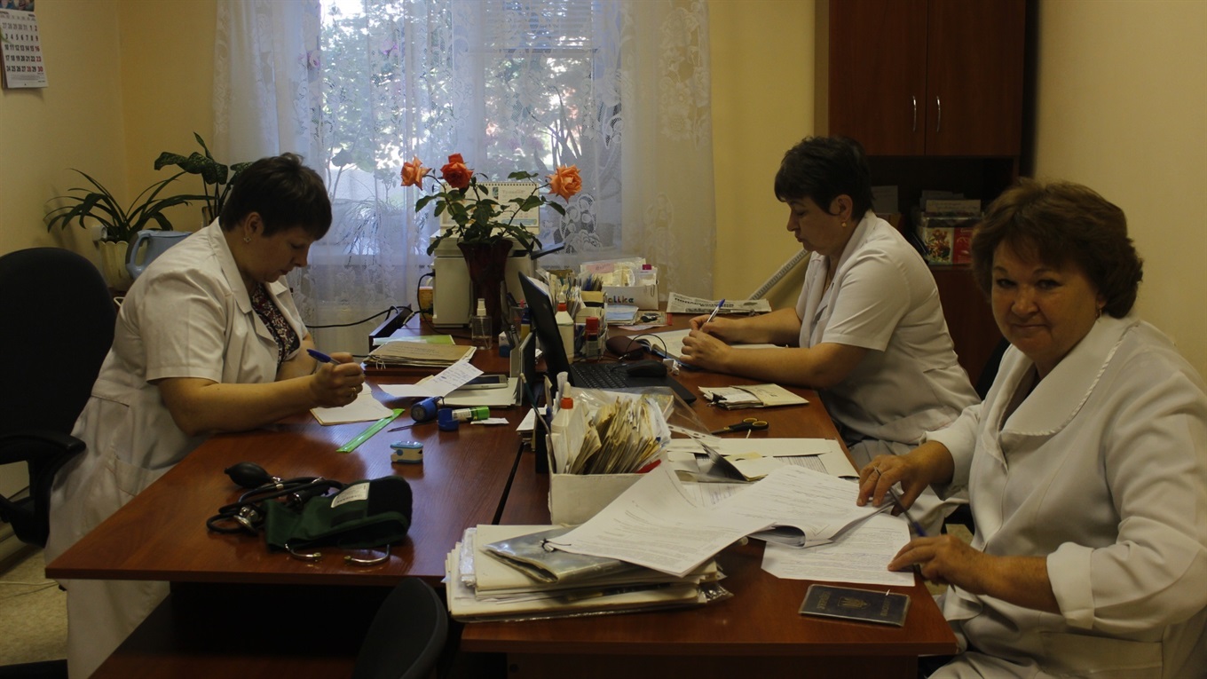 «Мы тоже люди»: главврач попаснянской первички рассказала о работе учреждения