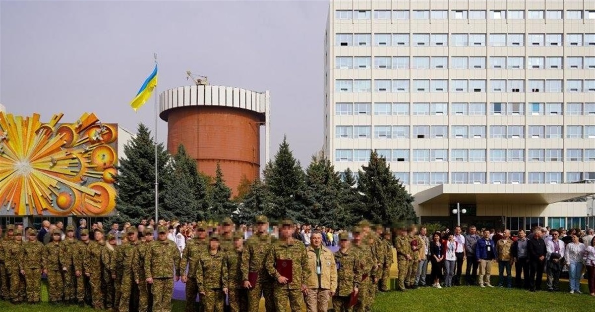 День захисників та захисниць: емоційна зустріч військових з колегами на Південноукраїнській АЕС