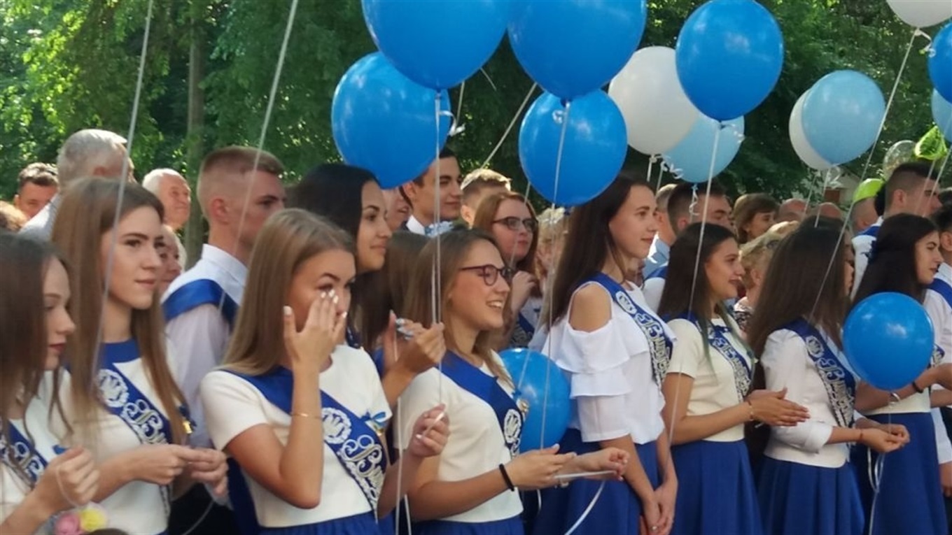 Танцюють ВСІ