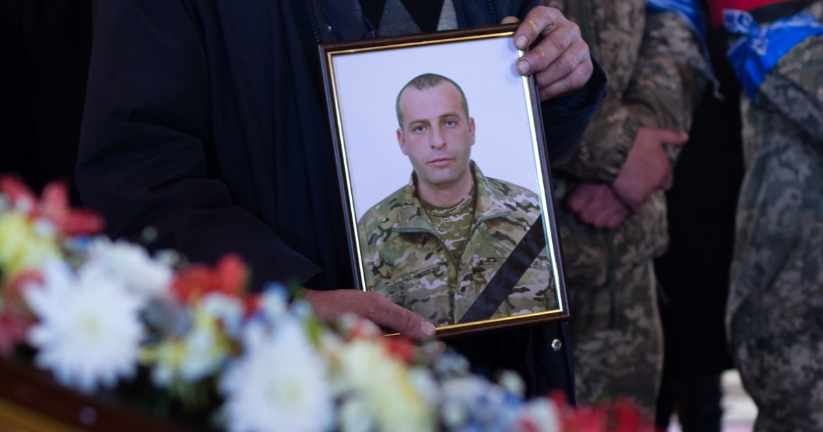 Сарни попрощалися із загиблим Героєм Олександром Лабунським