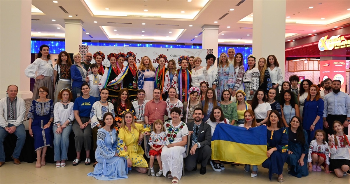 В ОАЕ відбулася масштабна культурна подія «Вишиванка — серце України, зіткане з любові»