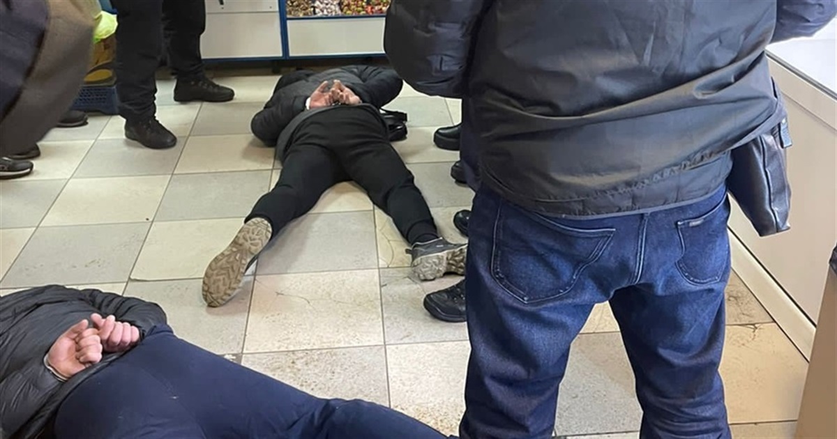 На Житомирщині викрили групу рекетирів на чолі з кримінальним авторитетом