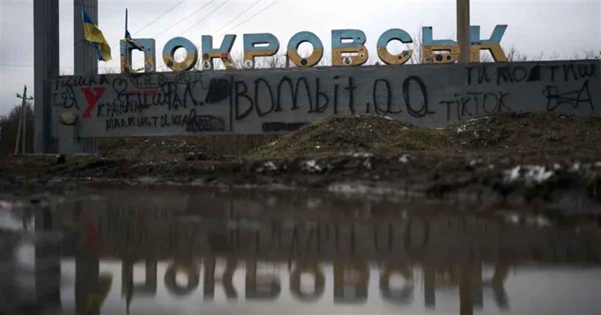 У Покровську окупанти взяли в заручники 18 цивільних, серед них двоє дітей. Що відомо