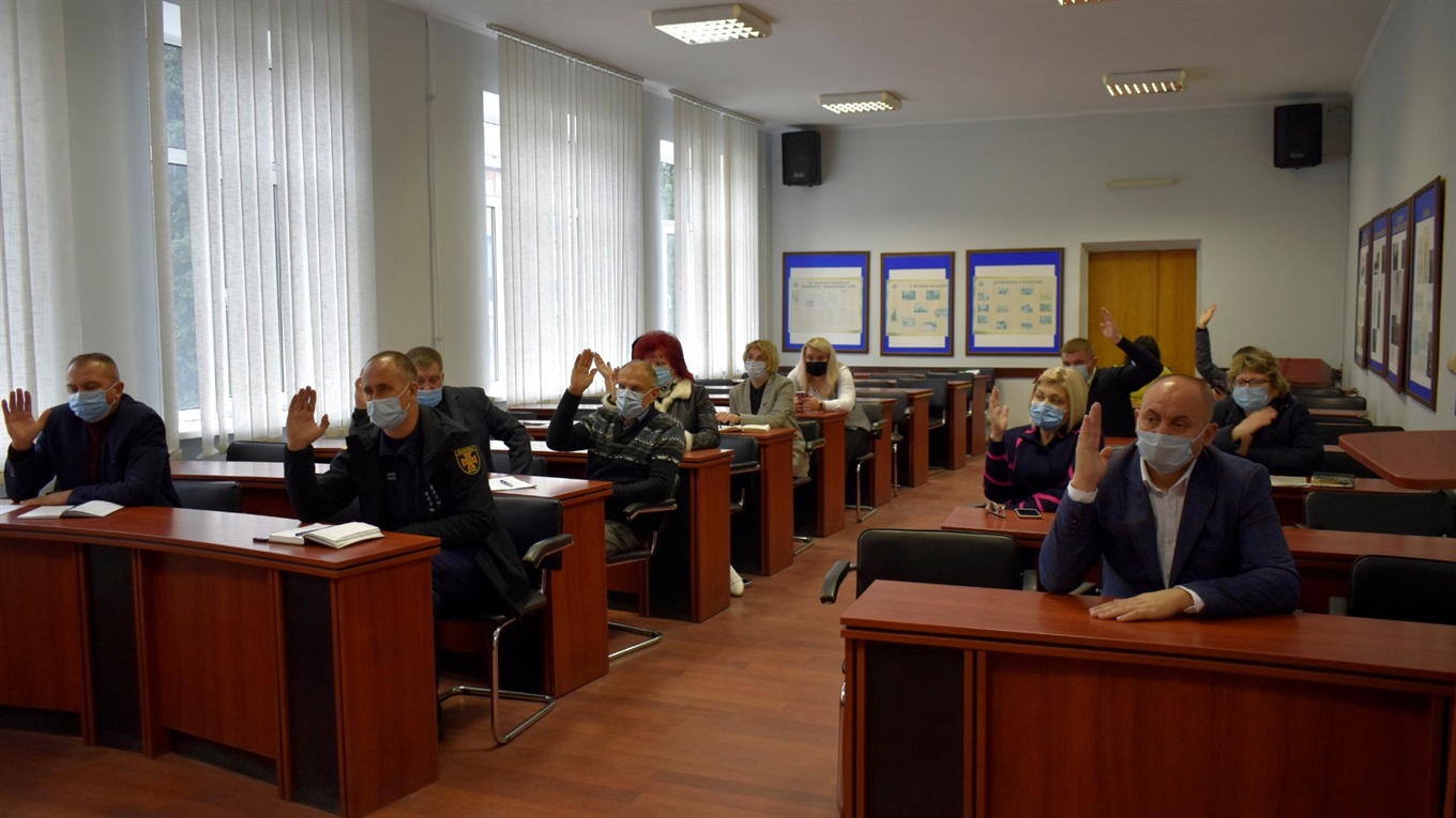 З 16 листопада учні 5-11 класів у Жмеринці переходять на змішану форму: рішення комісії ТЕБ та НС