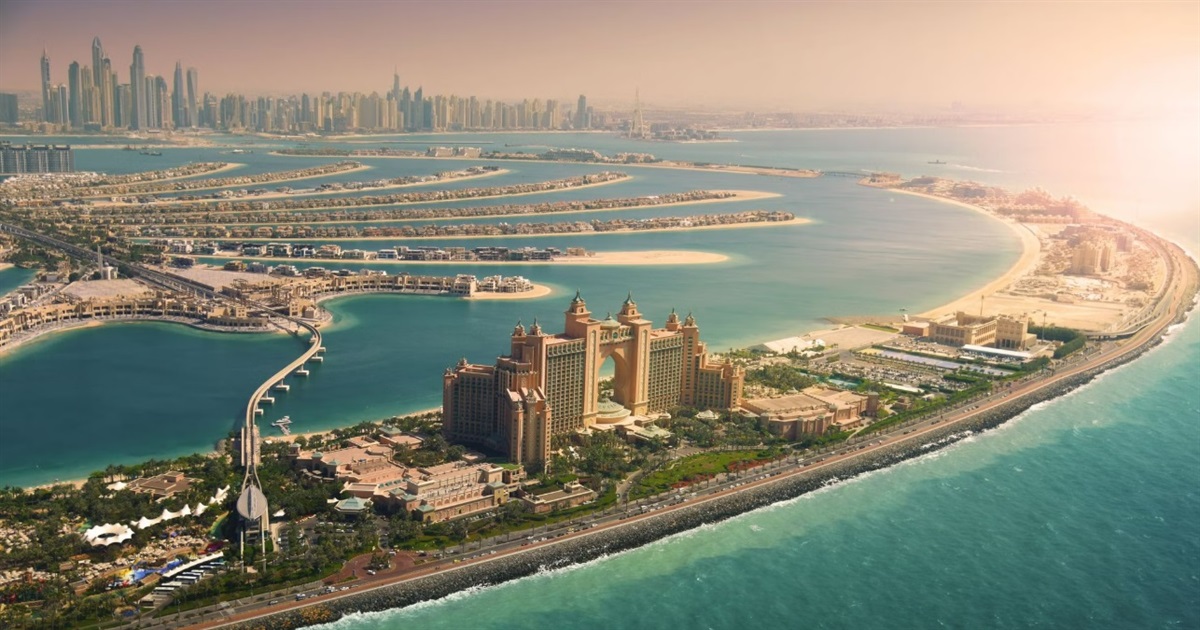 Тисячі туристів застрягли в Дубаї після закриття неба. Борги, паніка і квитки за величезні гроші