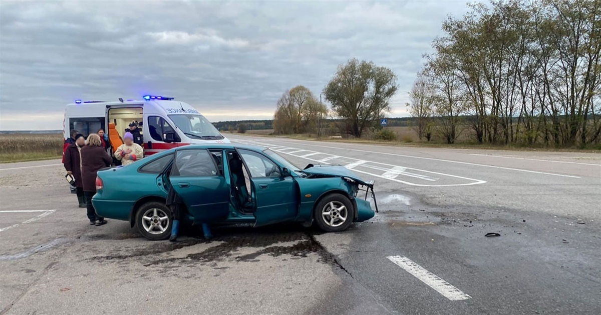 Смертельна ДТП на Чернігівщині: водій інкасаторського авто загинув на місці, ще шестеро у лікарні