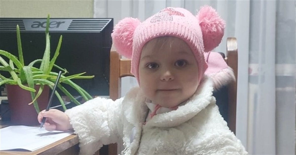 Дівчинку, яку бабуся лишила у торговельному центрі, вилучили з родини разом з братиками
