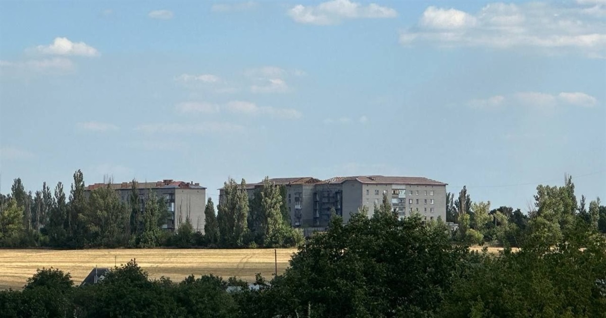 8 російських солдатів побили подружжя на очах їхньої дитини в окупованому Донському. Що відомо