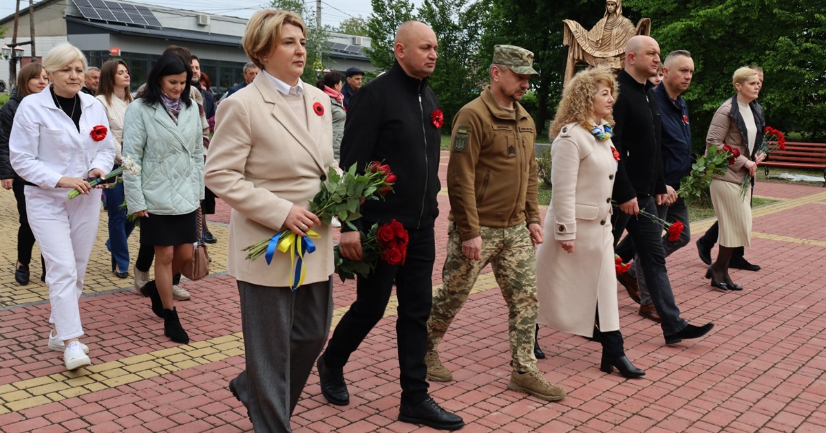 У Жмеринці вшанували пам’ять полеглих у роки Другої світової війни: фоторепортаж