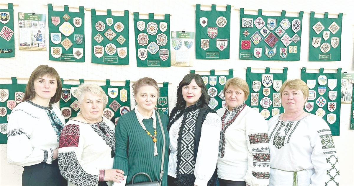 На Буковині 800 людей вишили 1200 шевронів для мистецького проєкту