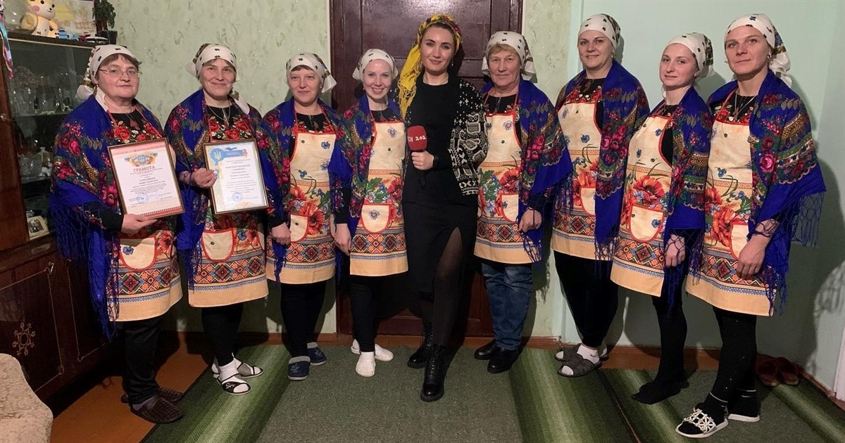 Каноницькі волонтерки-співачки потрапили у кадр «1+1»