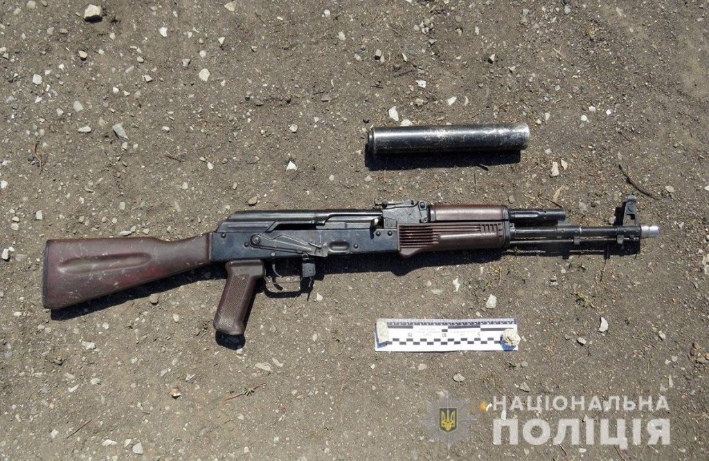 Поліцейські виявили у покровчанина вдома зброю та боєприпаси