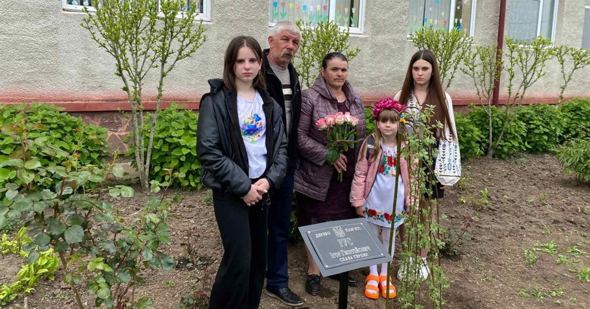 Мамо, не плач, я розквітну весною: у Шипинцях висадили Алею пам'яті загиблим Героям