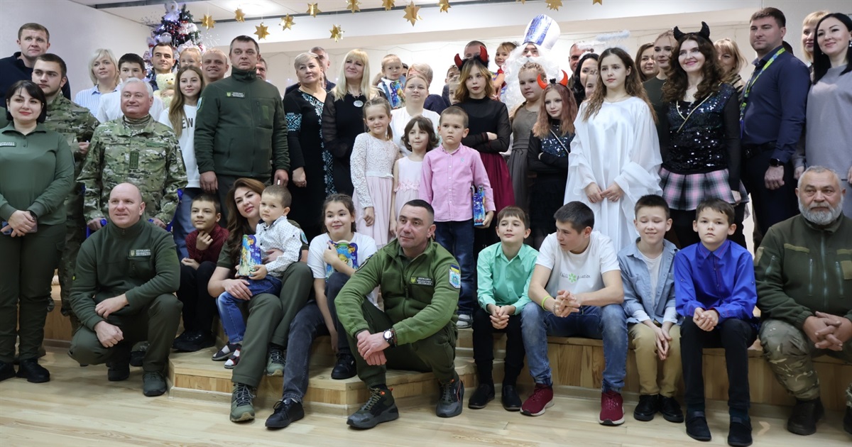 Заповітні бажання дітей виконає Святий Миколай разом із ЗСУ та волонтерами. ФОТОрепортаж
