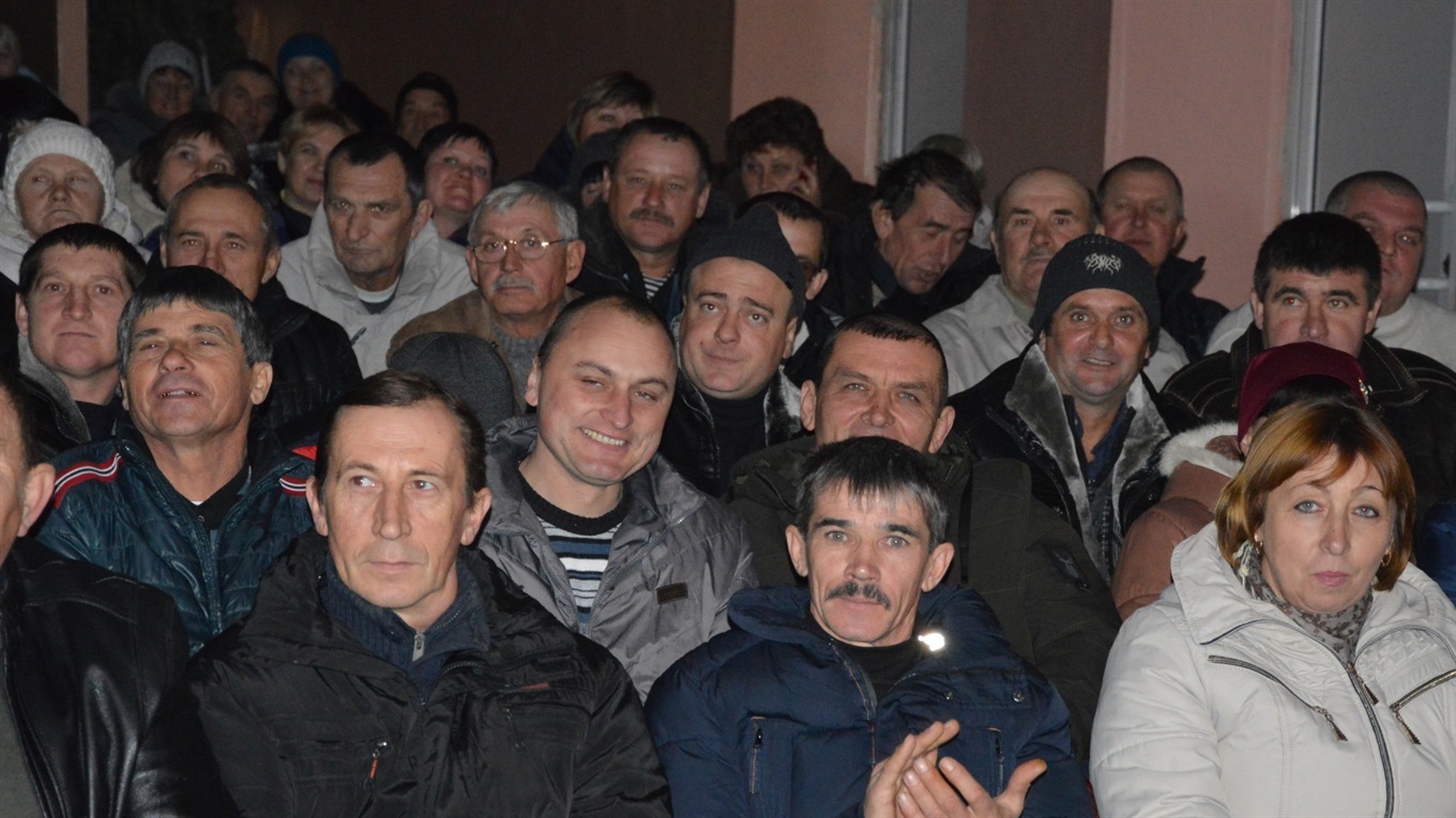 У Сватовому вітали трактористів, комбайнерів, доярок, агрономів, ветеранів сільського господарства