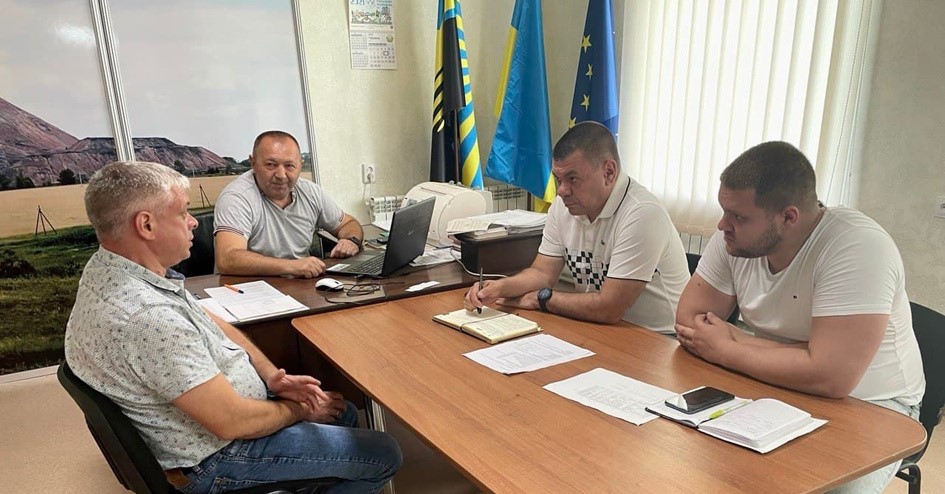 Керівники громади зустрічаються з аграріями 