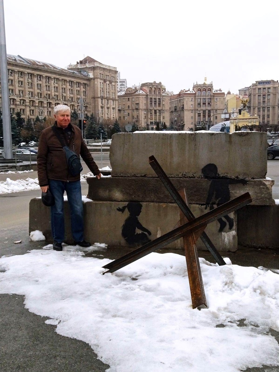 Нині Віктор Борисович мешкає у столиці