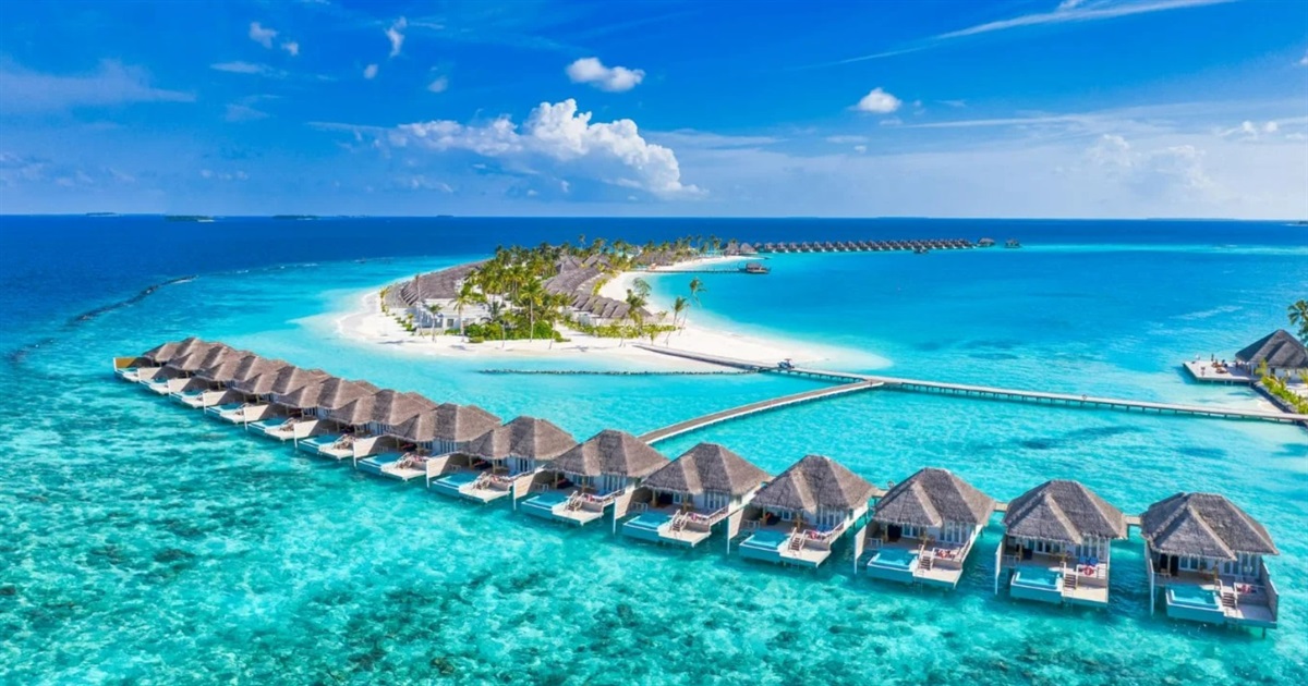 Мальдіви тепер не тільки для мільйонерів. Хто може відпочити на омріяних островах