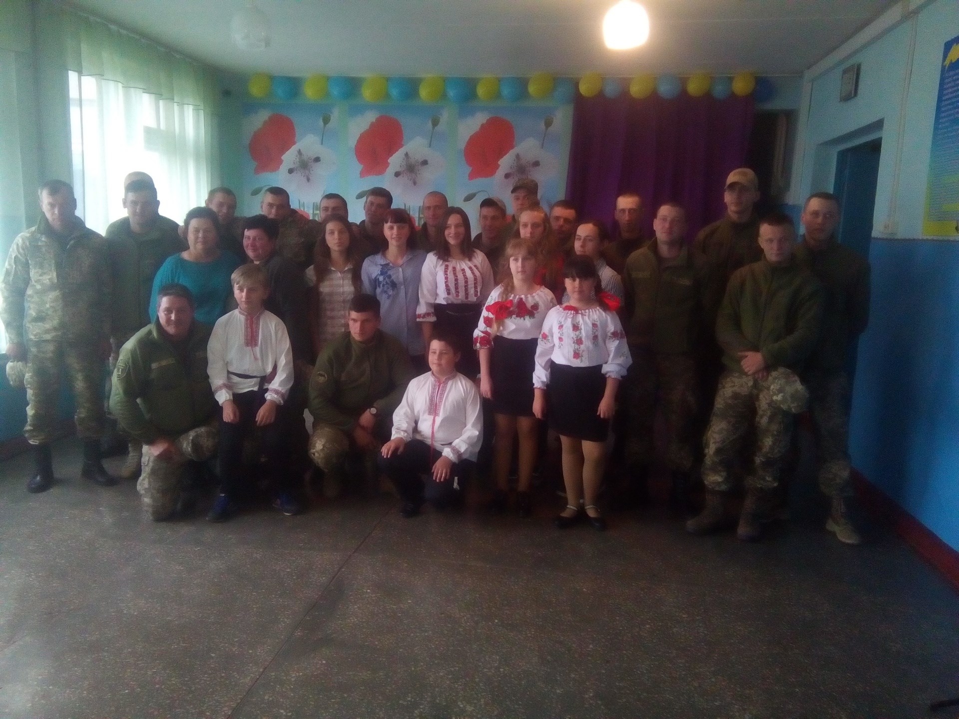 Воїни привезли школярам Новоолександрівки солодкі подарунки 