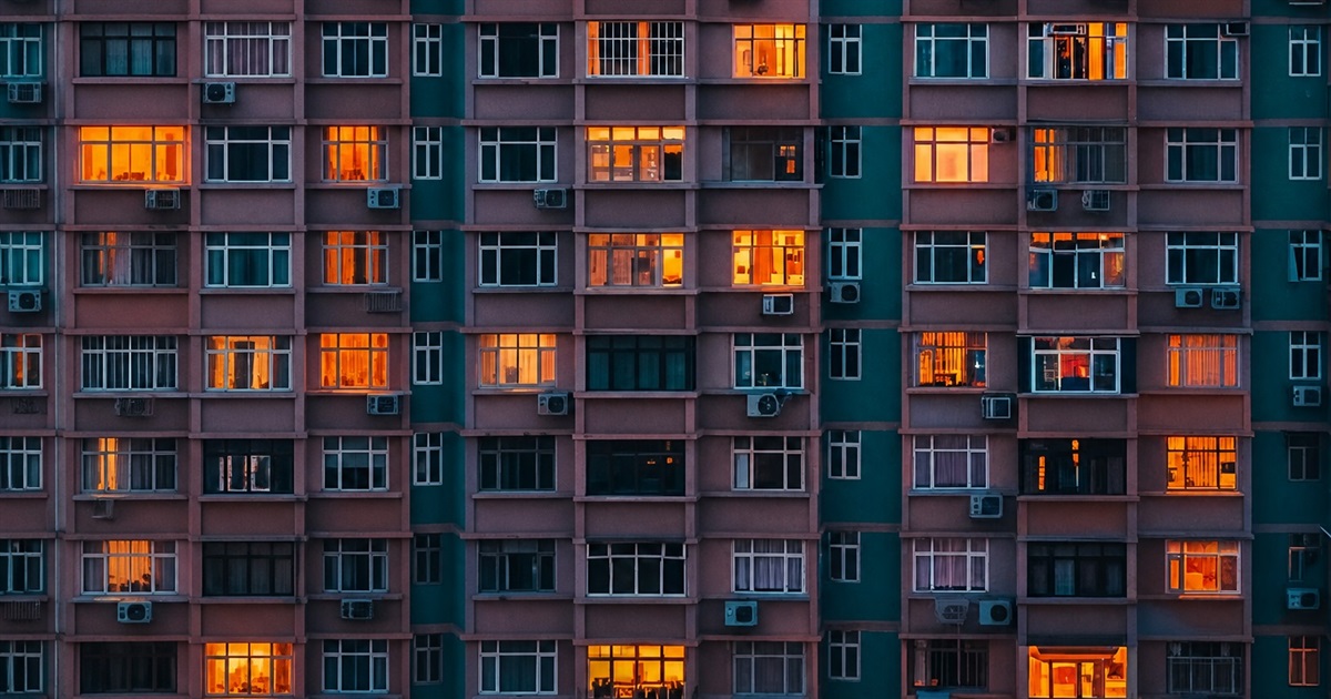В Україні стартувало бронювання житлових ваучерів для ВПО. Як забронювати кошти і які терміни