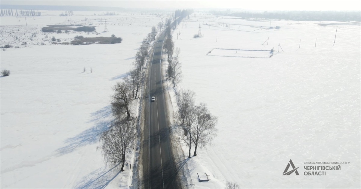 На відремонтованій дорозі Ніжин-Прилуки зрізали 13 дорожніх знаків