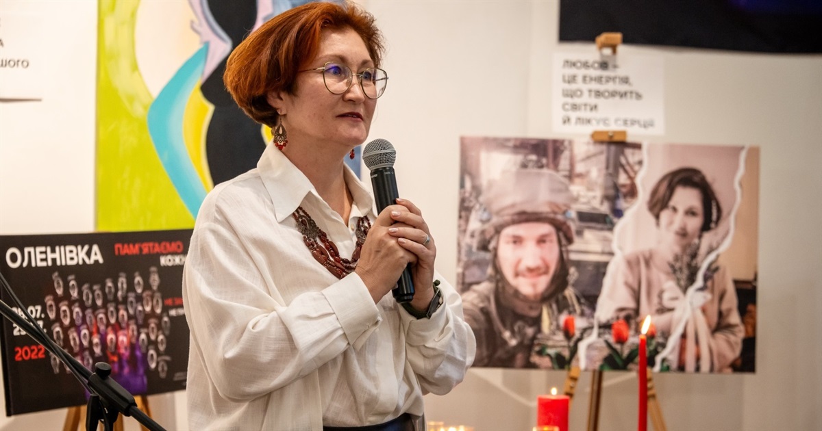 У Лаврі відкрилася виставка Ганни Кісілішиної 47.82846°N 37.71093°E. Це — пам’ять про загиблого сина