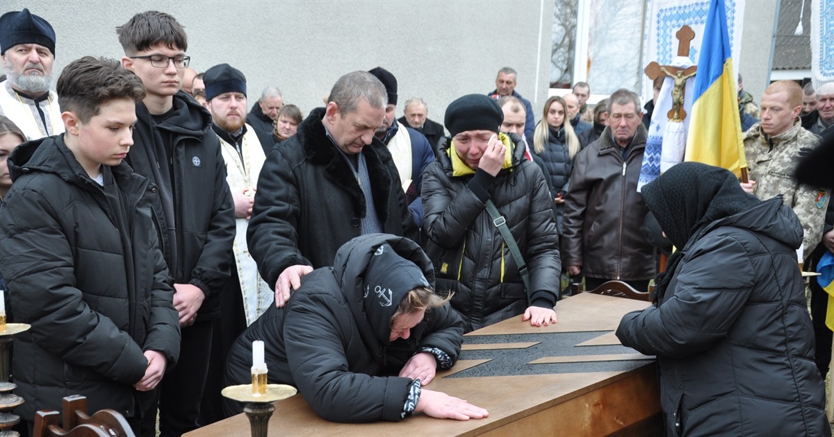 Під білою березою неподалік побратимів знайшов вічний спочинок 23-річний Герой з Чортківщини