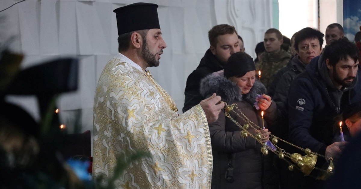 Громада Сміли прощалася із захисником Валерієм Сокуром