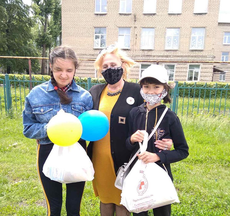 Подарунки дітям з інвалідністю привезли волонтери