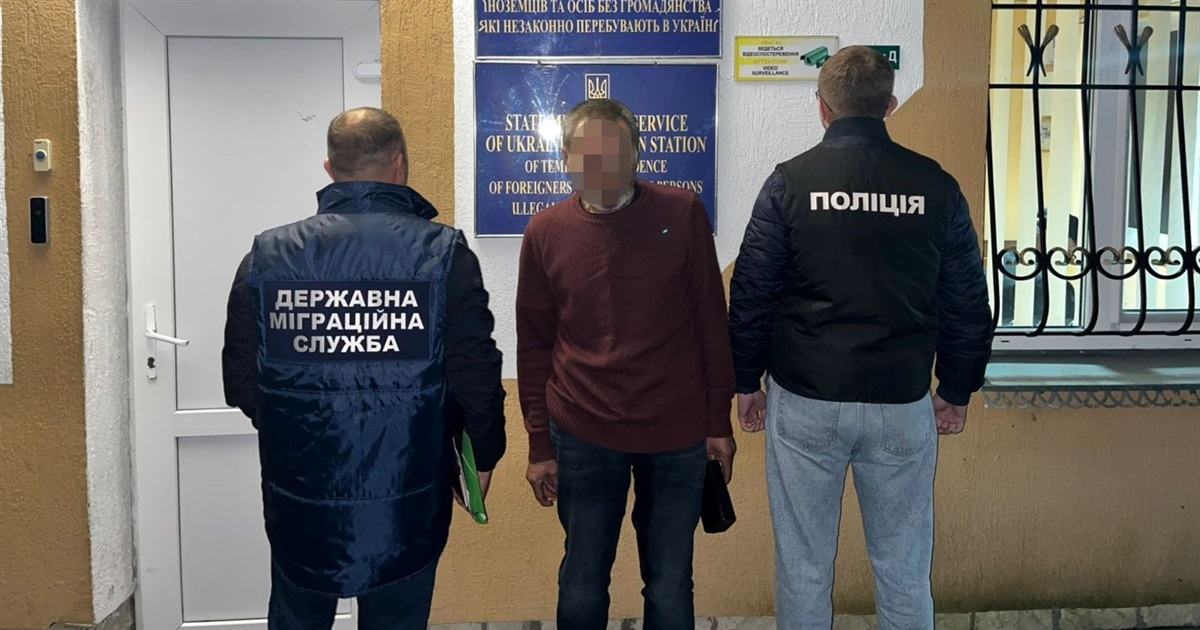Працівники міграційної служби на Звягельщині примусово видворяють громадянина рф
