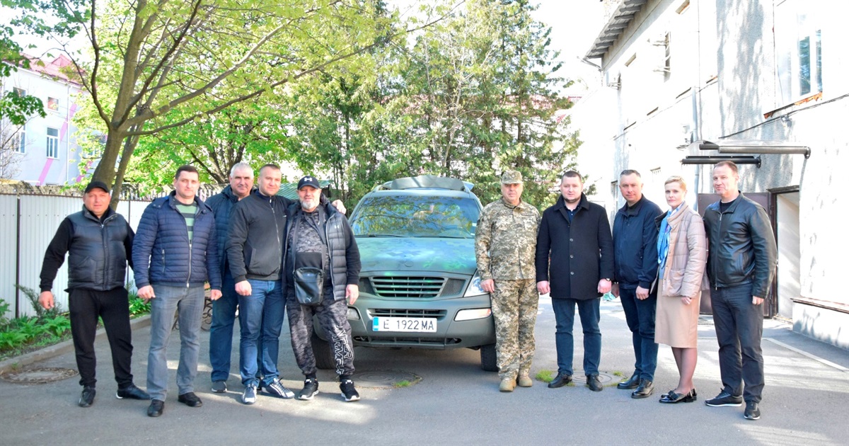 Жмеринка передала ще одне авто на передову для захисників