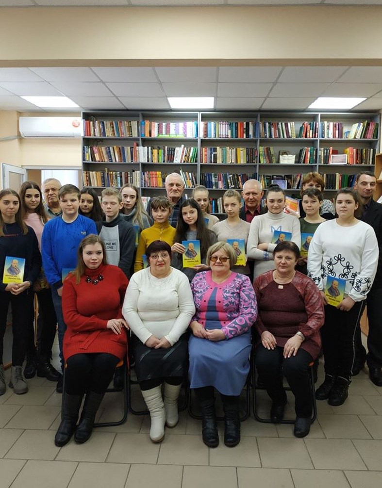 «Літосферівці» подарували книги дітям і бібліотекам