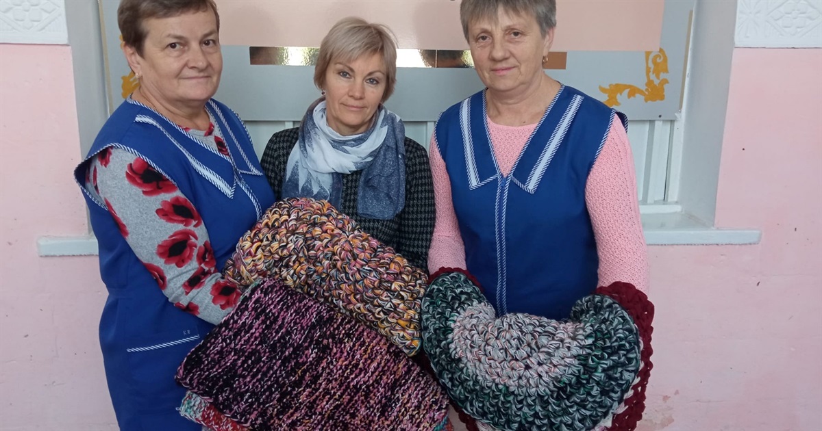 Побратимам загиблого переяславця Володимира Кочина волонтерки плетуть теплі шкарпетки