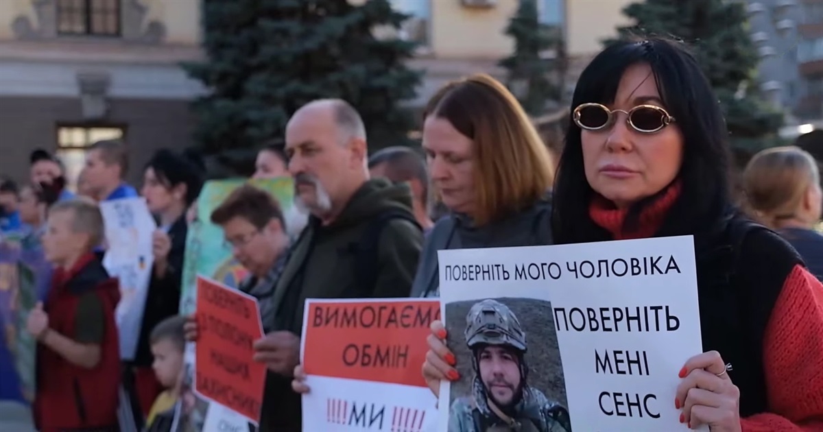 Дружина полоненого "азовця": «Моє серце б’ється, доки б’ється твоє. Тому бережи нас двох, коханий»