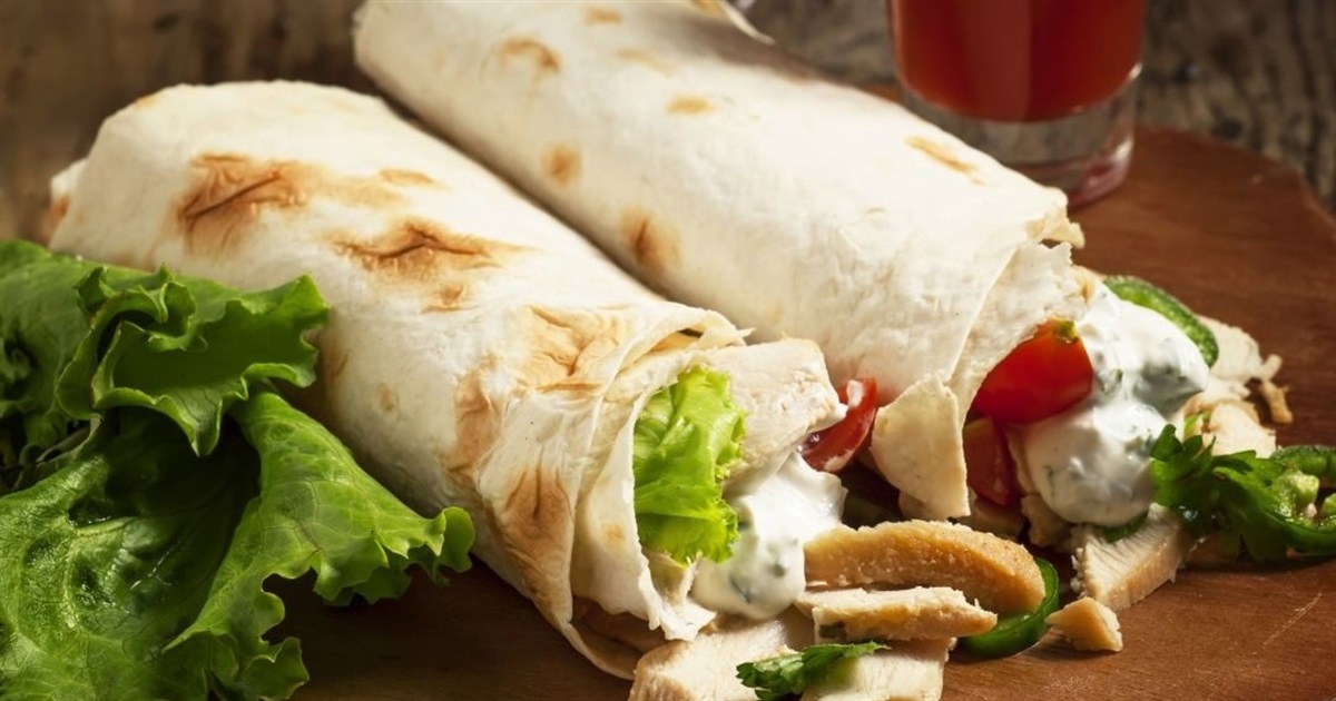 Лаваш-рулет із куркою та овочами: швидкий рецепт на кожен день