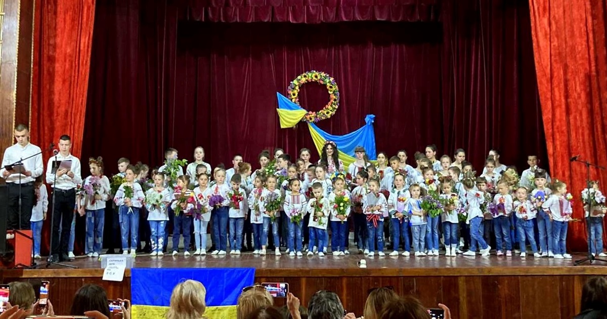 Благодійний концерт з нагоди Дня матері відбувся у Драчинцях