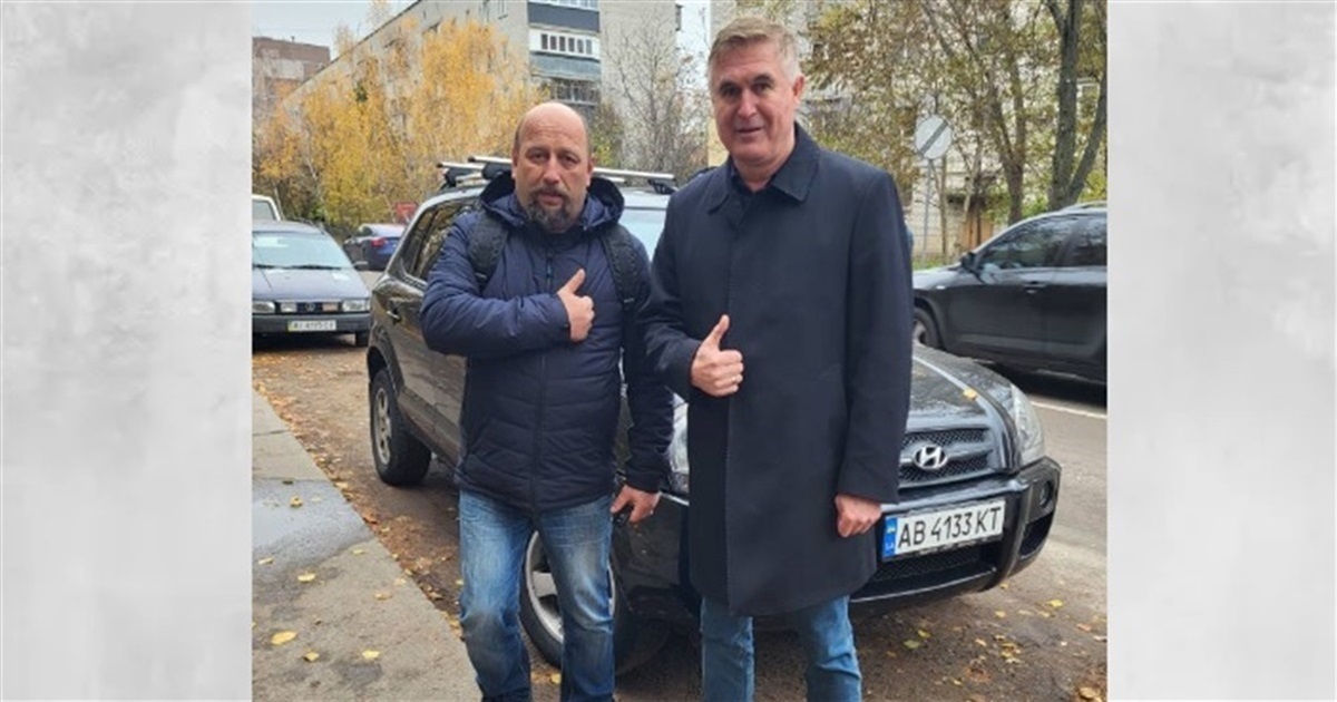 Керівник фермерського господарства "Геркулес" Віктор Шеремета придбав чергове авто на фронт