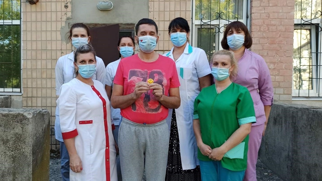 Три тижні у лікарні і 90% ураження легенів: як Володимир Озеров зі Сватового лікувався від COVID-19